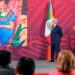 AMLO felicita a los maestros de México