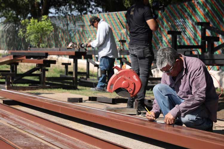 Inician renovación de canchas exteriores en unidad deportiva ‘Benito Juárez’