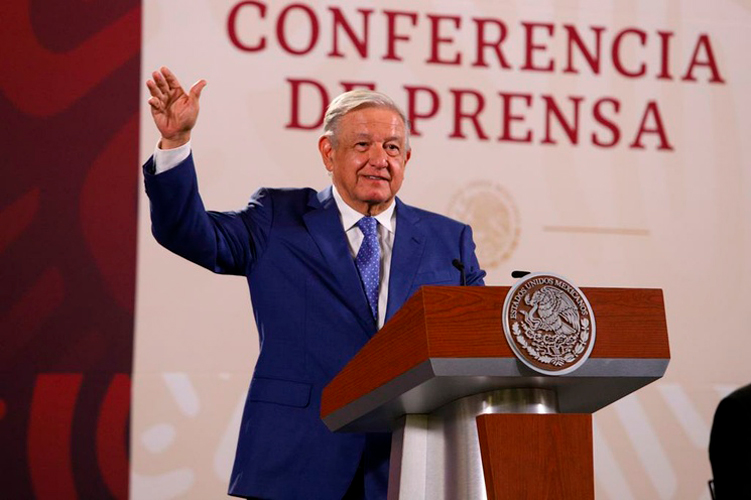 AMLO acusa “golpes mediáticos” ante señalamientos a Xóchitl Gálvez