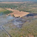 Enorme incendio en ejido alcanza casas y palapas; atiende PC