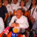 “Mañana a clases”: Arnulfo; “vendido” le gritan maestros