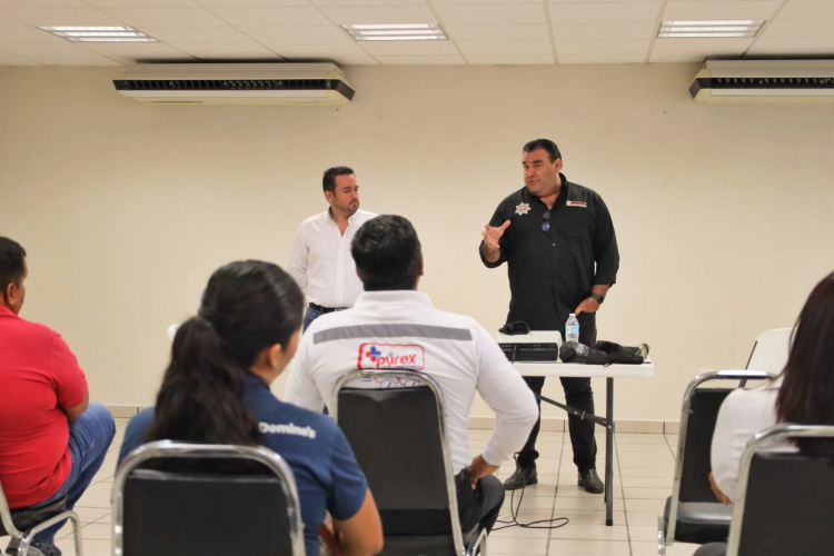 Busca Tránsito frenar accidentes de repartidores de comida rápida