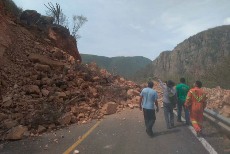 Se comprometen con AMLO 35 hoteleros de Acapulco a estar en funciones en marzo