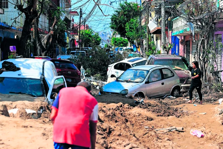 Se comprometen con AMLO 35 hoteleros de Acapulco a estar en funciones en marzo
