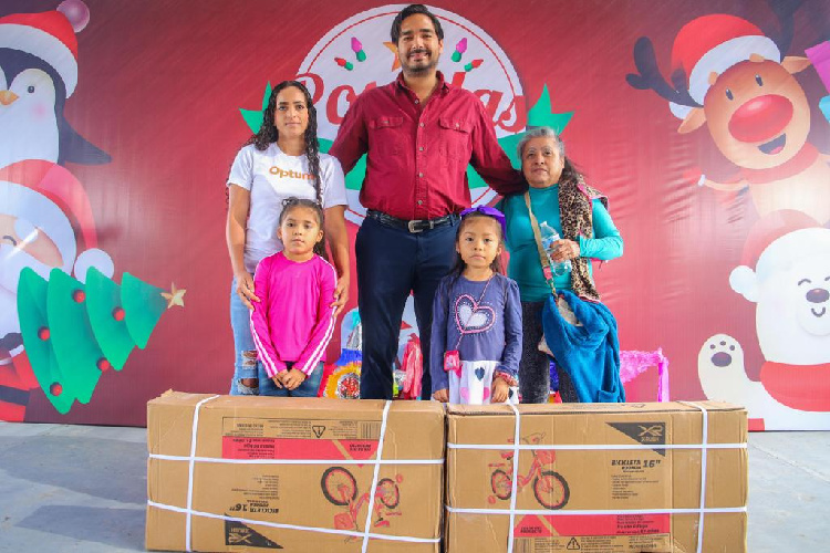 Disfrutaron en El Olmo Posada Navideña con el Presidente Municipal Carlos Peña Ortiz