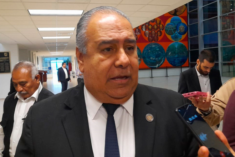 Auditor obliga a diputados a tener reunión privada