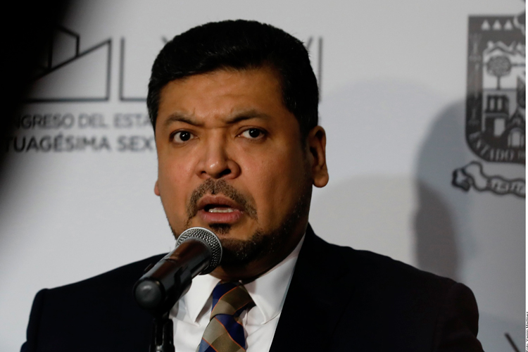 Luis Enrique Orozco renuncia a interinato en NL