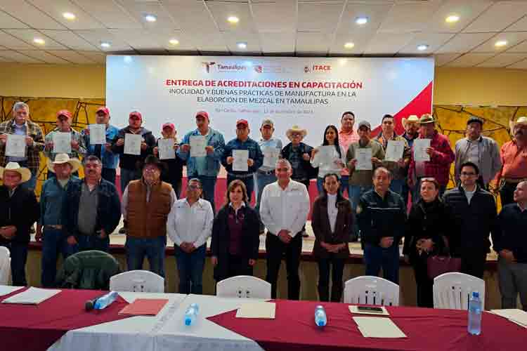 Acreditan a productores de mezcal en inocuidad