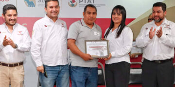 Recibe Secretaría del Trabajo a tamaulipecos que laboraron en Estados Unidos y Canadá