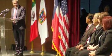 Inaugura secretario de Salud Congreso Binacional