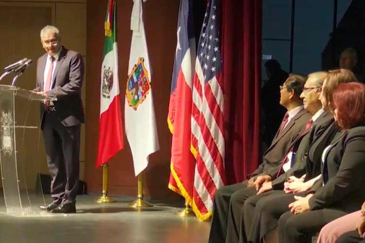 Inaugura secretario de Salud Congreso Binacional