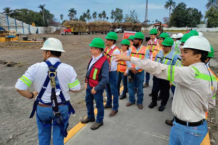 Visitan maestros y directivos del Instituto Tecnológico Superior de El Mante empresa de Grupo Pantaleon