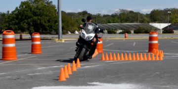 Capacita SSPT a elementos de la Guardia Estatal en manejo de motocicletas