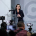 Anuncia Carmen Lilia fecha de entrega de tarjetas bancarias a beneficiarios de beca UNE
