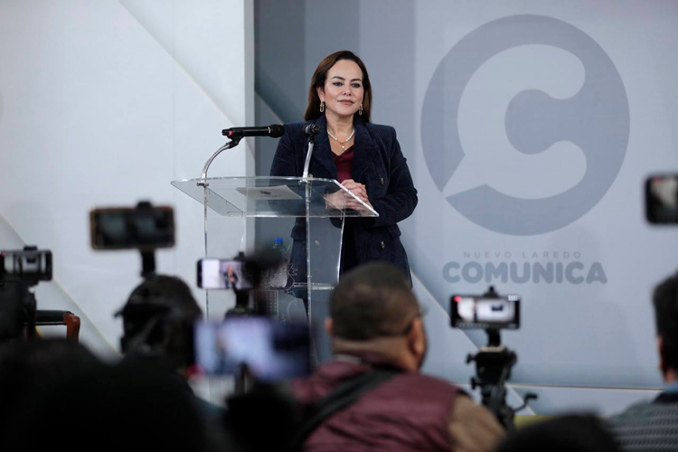 Anuncia Carmen Lilia fecha de entrega de tarjetas bancarias a beneficiarios de beca UNE