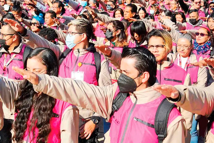 Capacitarán sin uniformes ni celulares