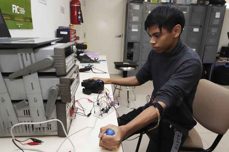 Impulsa la UAT proyectos del laboratorio de Inteligencia Artificial en el Campus Victoria