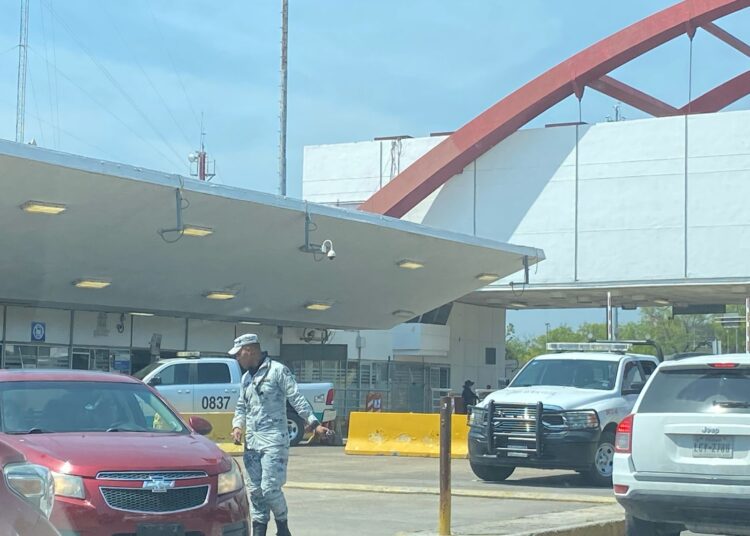 Policía Militar provoca filas y dobles revisiones en aduana