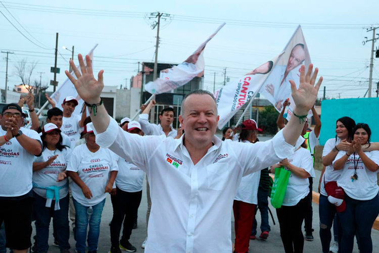 Se unen habitantes del sur de Nuevo Laredo a proyectos de Carlos Canturosas