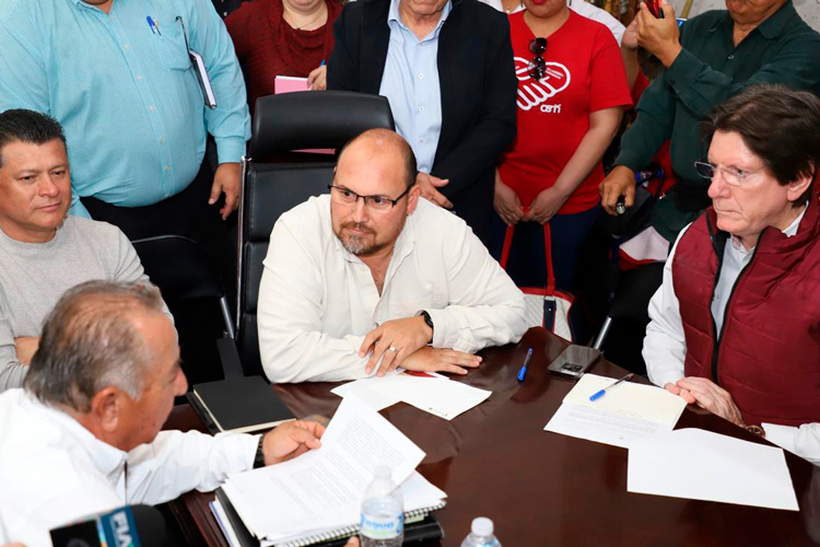 Resolverán demandas de trabajadores de Salud