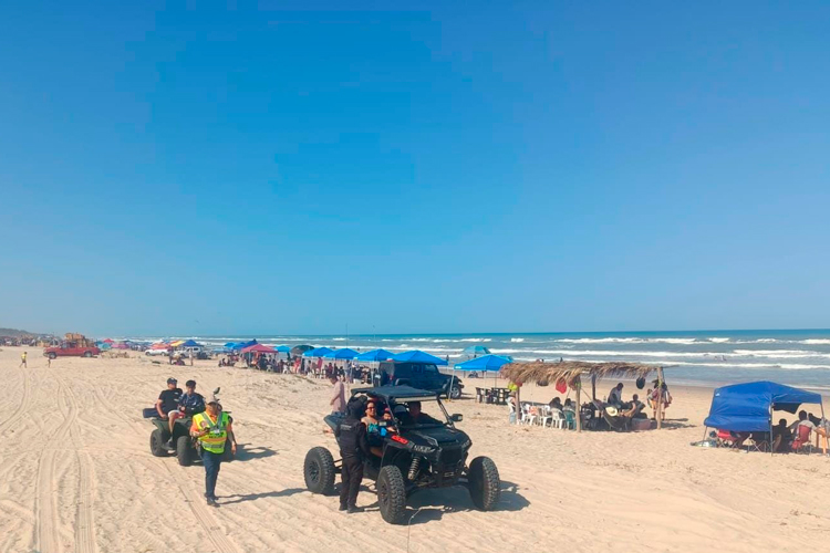 Por seguridad, retiran vehículos y camionetas de La Pesca