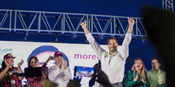 Carlos Peña Ortiz consolida su reelección con arranque multitudinario