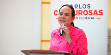 Se suma Sindicato de maestros con Carmen Lilia Canturosas