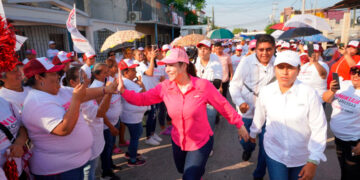 Fortalece Carmen Lilia Canturosas unidad con ciudadanos e IP