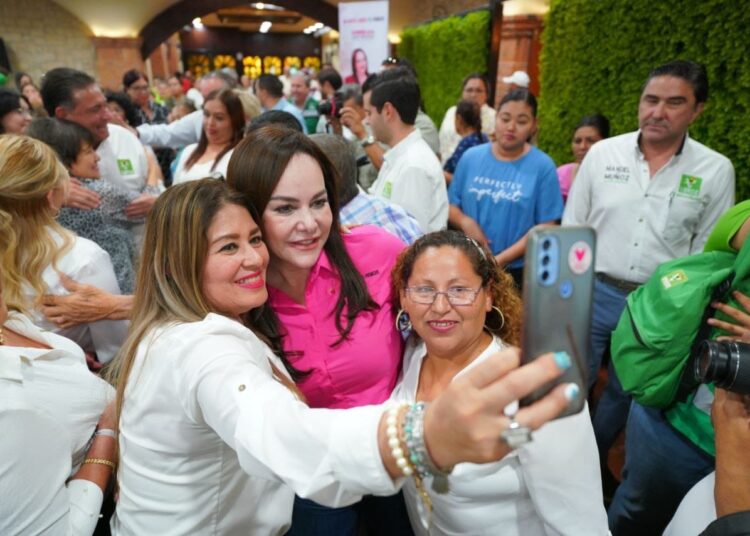 Mantiene Carmen Lilia Canturosas alianza con magisterio