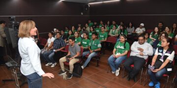 Se Compromete Rosa González con los Jóvenes de Tampico