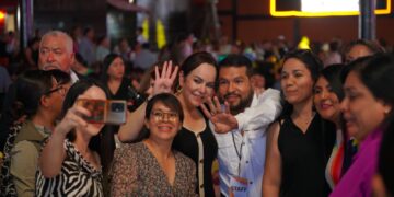 Magisterio de Nuevo Laredo da respaldo a Carmen Lilia