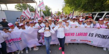 Recorre Carmen Lilia Canturosas junto a Cristabel Zamora y grupo de priístas colonia Hidalgo