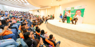 Constructores respaldan a Ale Cárdenas