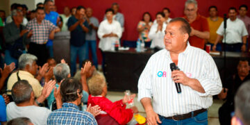 Se reúne Oscar con empleados del sindicato municipal