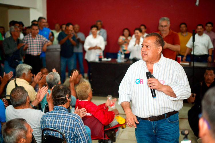 Se reúne Oscar con empleados del sindicato municipal