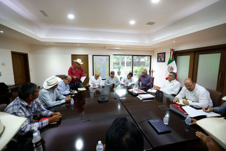 Atiende Américo a sorgueros; planteará a AMLO sus demandas