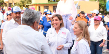 Asegura Rosa González que se Continuará Avanzando en Pavimentación de Calles