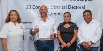 Entregan Constancia de Diputado Electo a Pepe Schekaibán