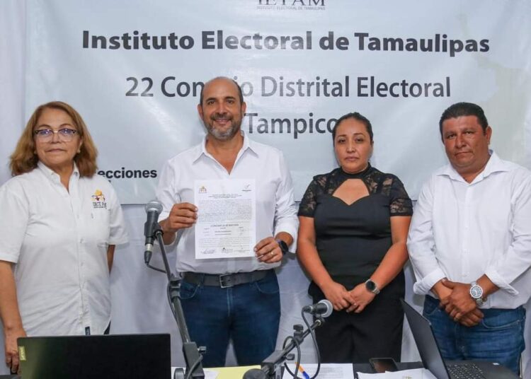 Entregan Constancia de Diputado Electo a Pepe Schekaibán