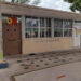 Imparten clases de educación física en salones o bajo techumbre