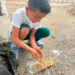Elaboran niñas y niños bebederos para aves con material reciclable