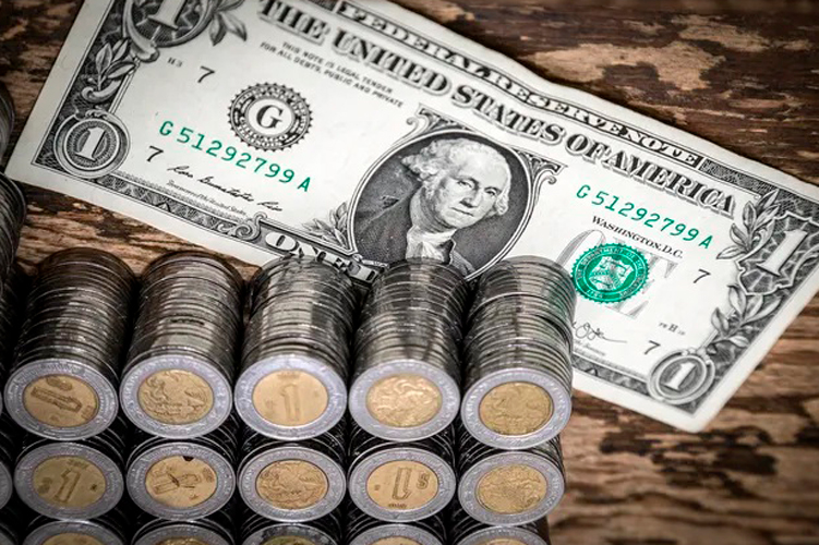 Moneda se dispara y toca los 18.60 pesos al mayoreo