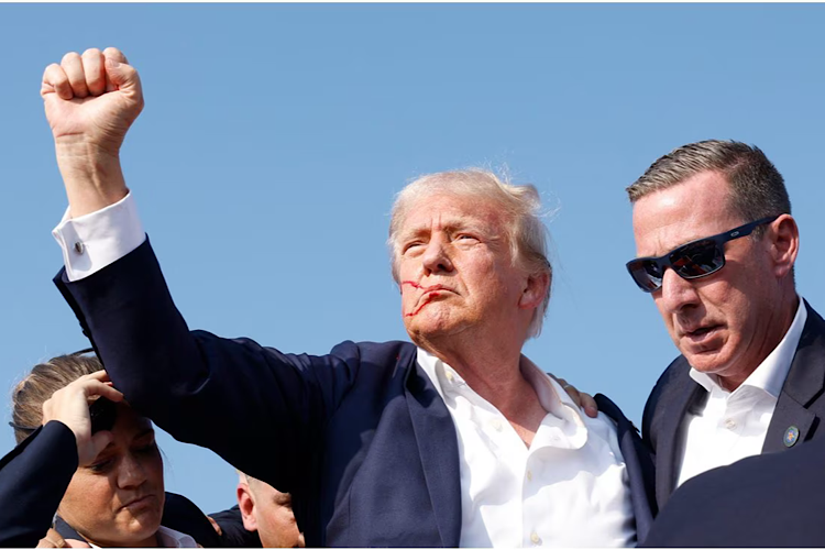 Donald Trump resulta herido tras caer durante un mitin en Pensilvania