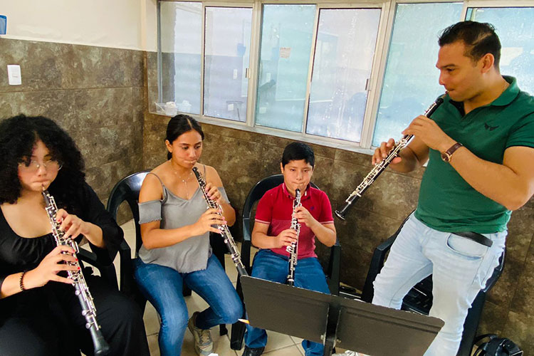 Respalda Alcalde Carlos Peña Ortiz la formación artística juvenil