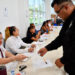 Recibe personal de la SSPT becas para servidores públicos e hijos