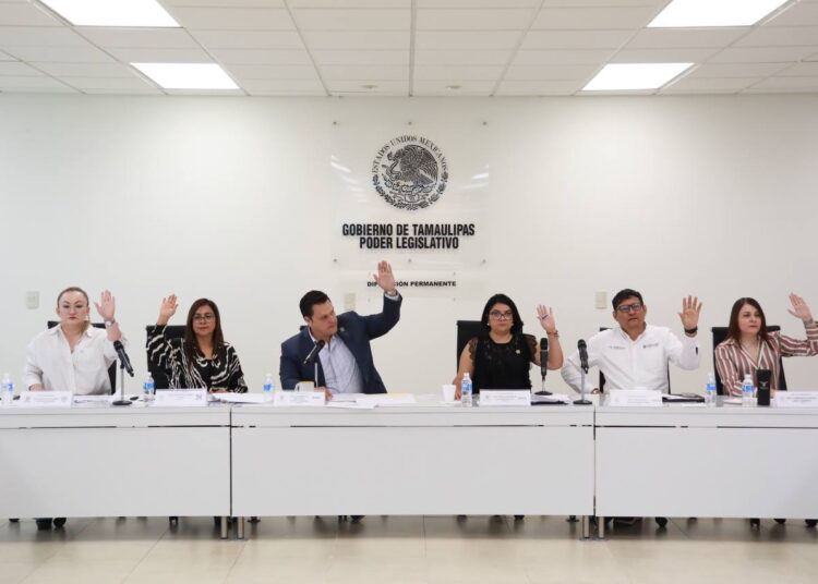 Llama Congreso a sesión extraordinaria con 32 dictámenes
