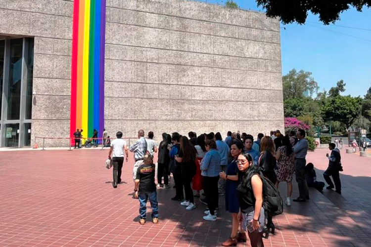 Dejan partidos sin curul a comunidad LGBTIQ+