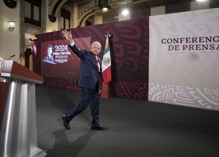 AMLO se despide: “Me dediqué a servir al pueblo”
