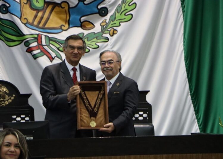 Dan Medalla “Luis García de Arellano”postmortem al doctor José Sierra Flores