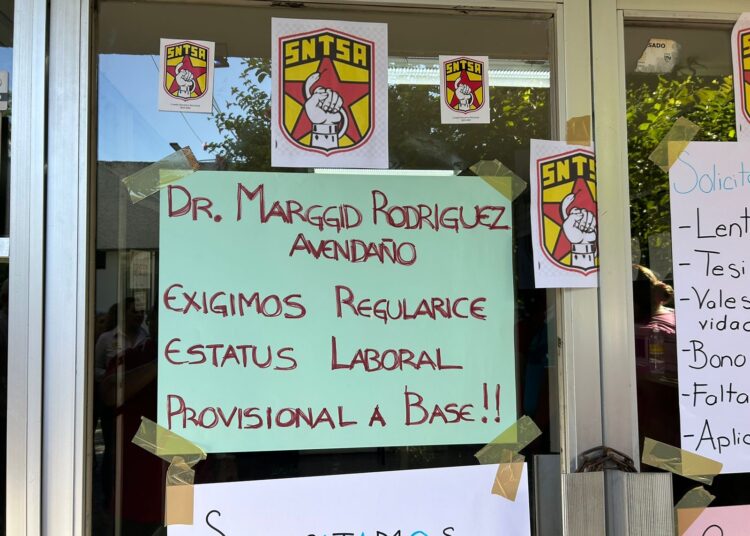 ‘Enferma’ a trabajadores de 12 jurisdicciones sanitarias falta de pagos
